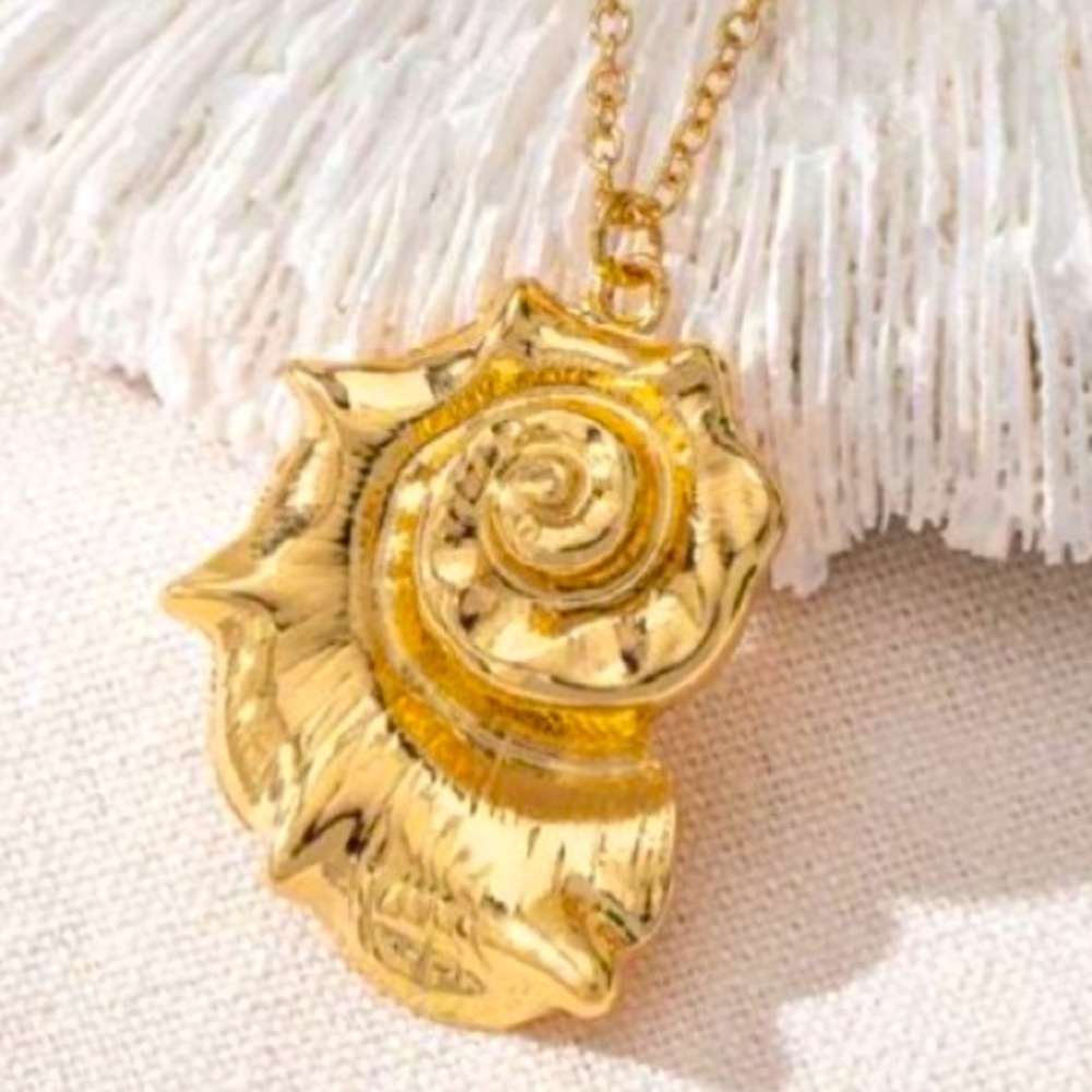 Golden Shell Necklace